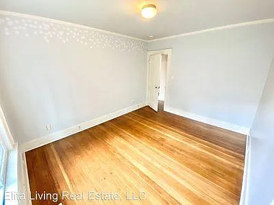 Upstairs bedroom 2.
