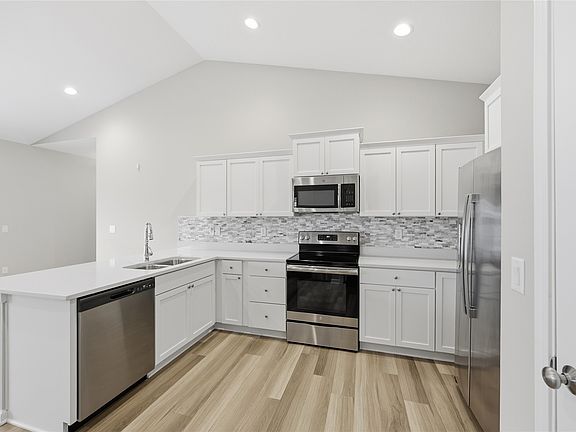 5th image of 1445 Primrose Dr SE