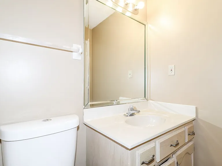 8900 Fulton Cv — Photo 15