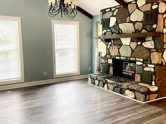 4th image of 51 Southern Hills Ln