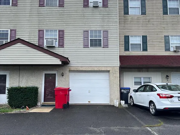 18 Berger Ln, Schwenksville, PA 19473