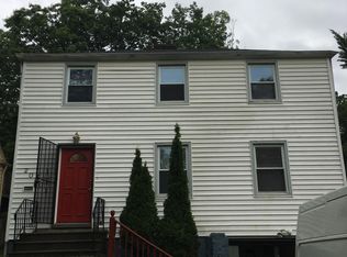 2050 Staunton Rd, Cleveland Heights, OH 44118