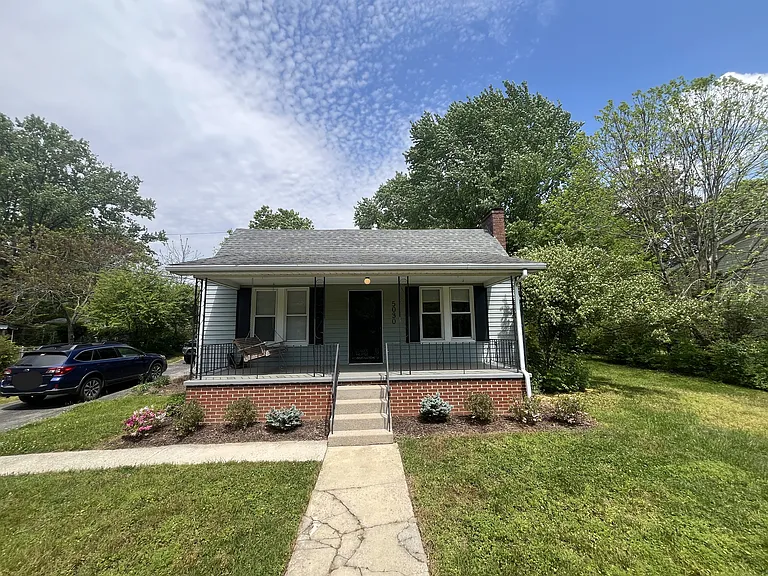 5030 Fowler Ln — Photo 1