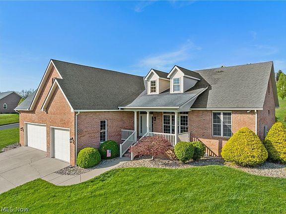 4th image of 64 Harper Dr