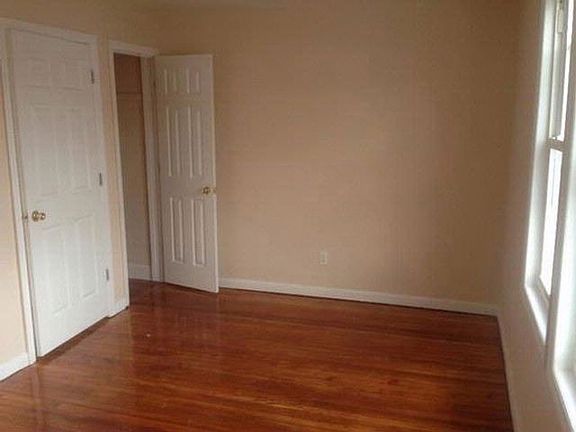 5th image of 11042 160th St