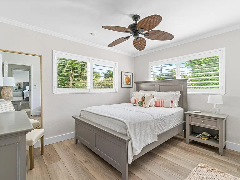 1032 SW 9th Ave — Photo 12