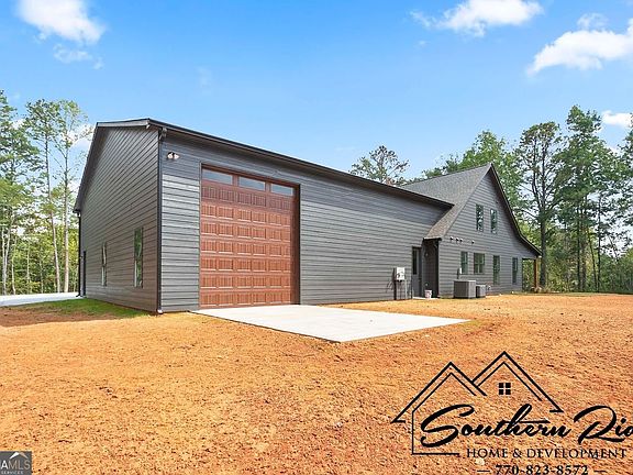 3rd image of 140 Martin Cemetery Rd