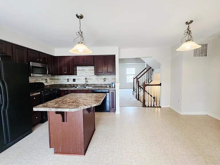 1073 Sparrow Way — Photo 10