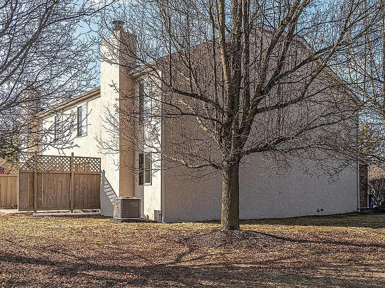 6388 Dummerston Ct — Photo 2