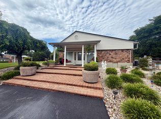 415 S Dogwood Dr, Berea, KY 40403