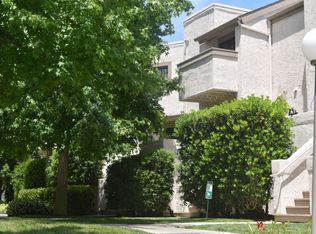 8490 Via Sonoma UNIT 8, La Jolla, CA 92037