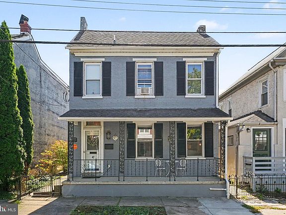 2nd image of 42 Chestnut St
