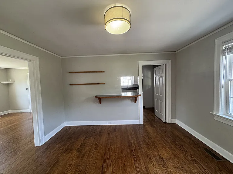 310 Yeardley Ave — Photo 17