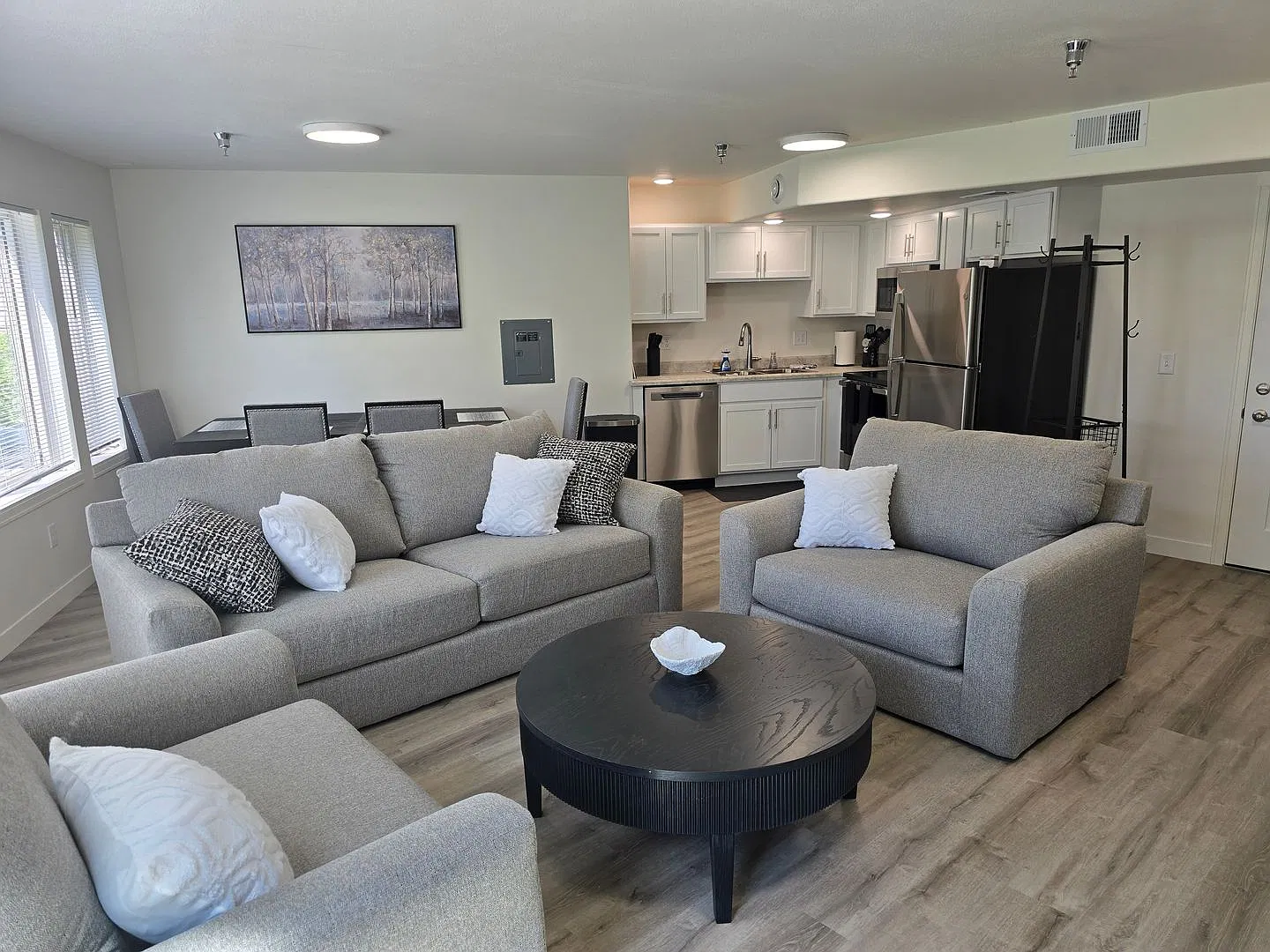 Pinehurst Apartments — Photo 3