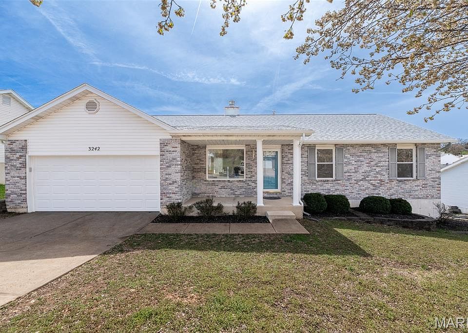 1st image of 3242 Rosedale Dr