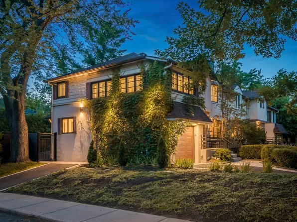 332 Boulevard Desaulniers, Saint Lambert, QC J4P 1M9