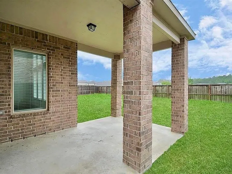 22368 Misty Woods Ln — Photo 24