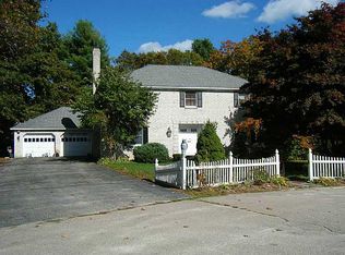 22 Ryder Ln, Cumberland, RI 02864