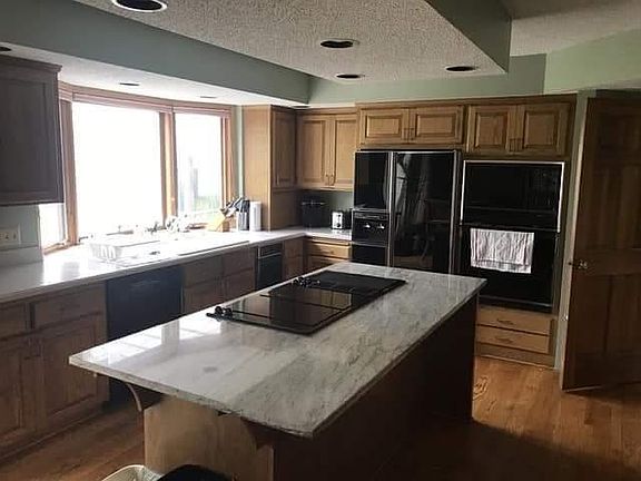 gourmet kitchen