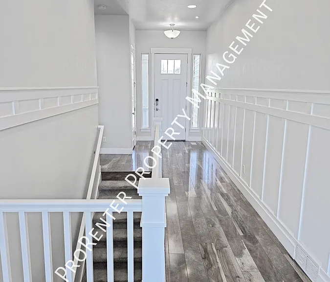 1308 E Maple Way — Photo 11