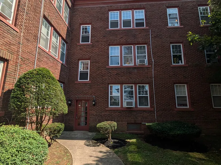 182 Elm St #18B — Photo 10
