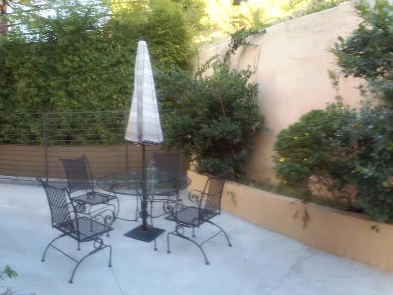 1530 Parmer Ave — Photo 25