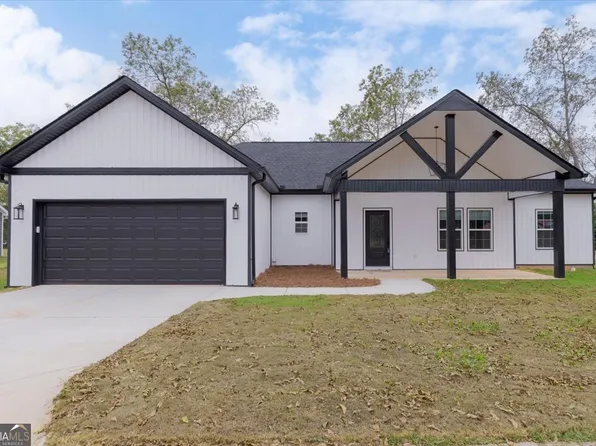 128 Easy St, Cochran, GA 31014
