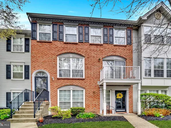 86 Chambord Ct, Hamilton, NJ 08619