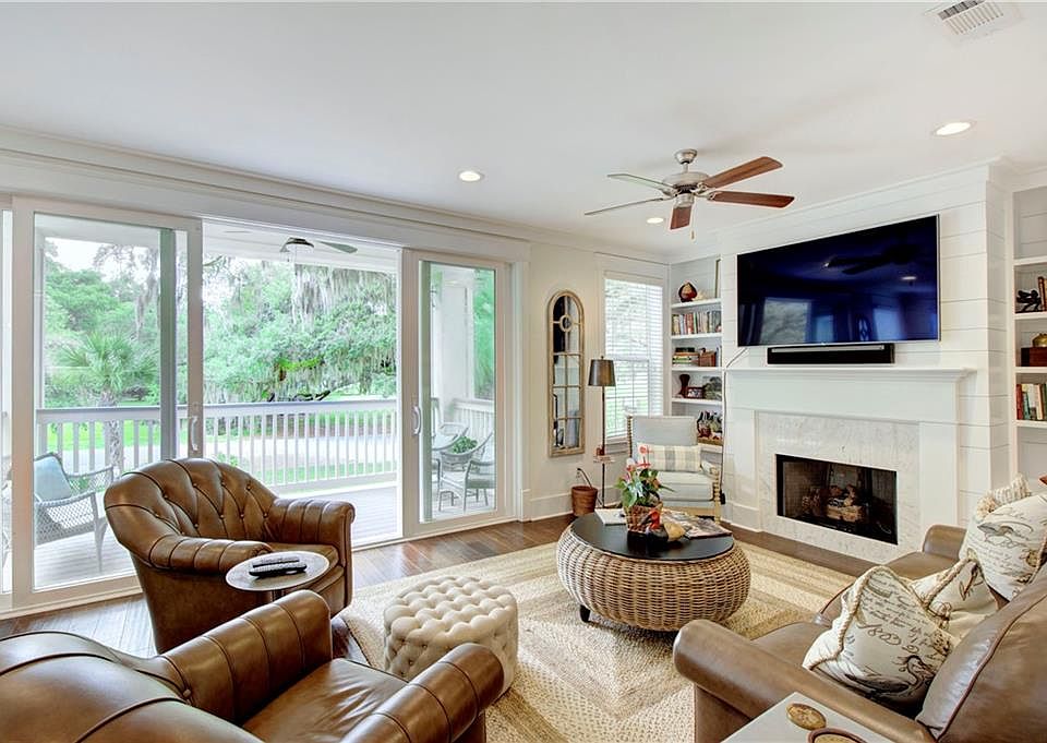 1st image of 105 Gascoigne Ave #106