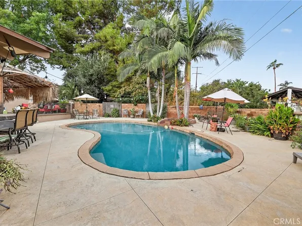 951 W Kendall St, Corona, CA 92882
