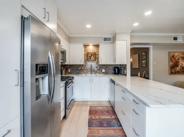 6112 Averill Way APT A, Dallas, TX 75225