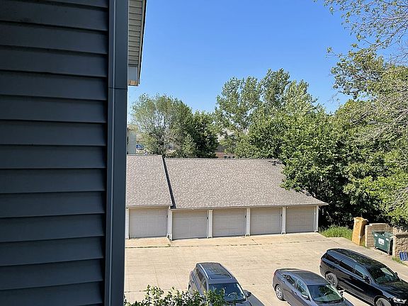 5th image of 2862 Coral Ct APT 303