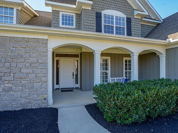 4th image of 1923 Shady Hollow Ln