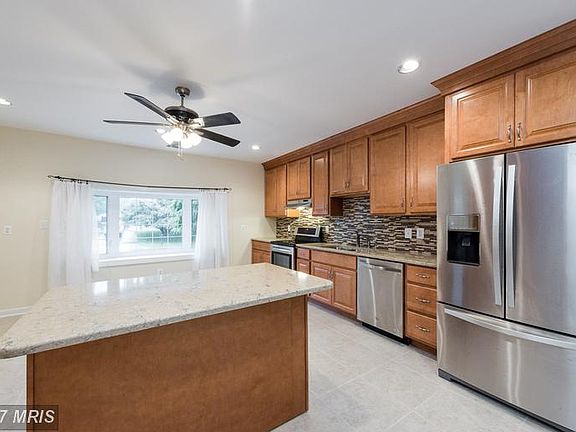 2nd image of 2232 Sandalwood Dr