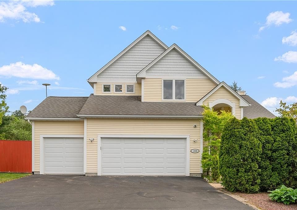 1304 Victory Hwy, North Smithfield, RI 02896 Zillow