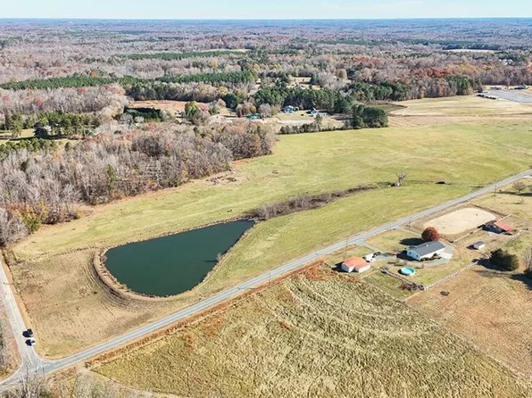 6605 Phillippi Rd, Liberty, NC 27298