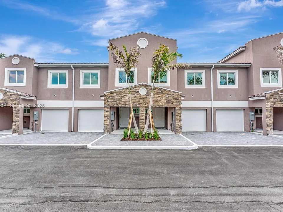 1533 NW 94th Way