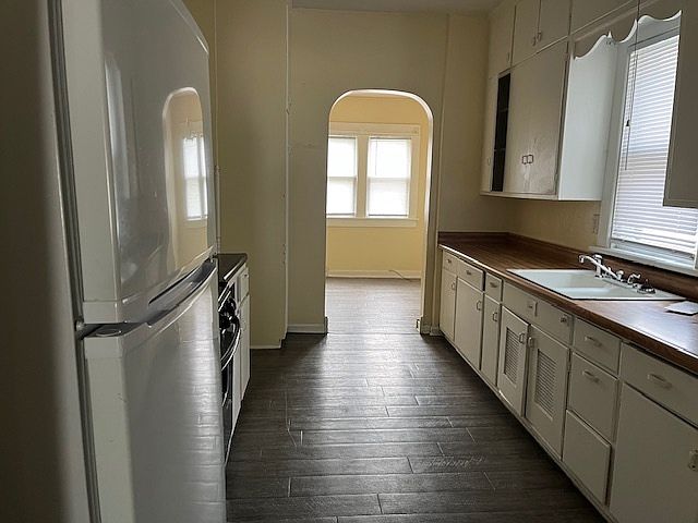 1st image of 532 Western Ave