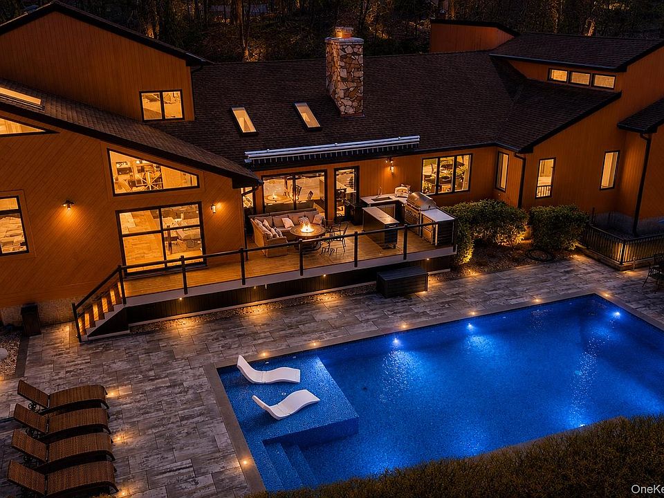 1st image of 9 Watercrest Court