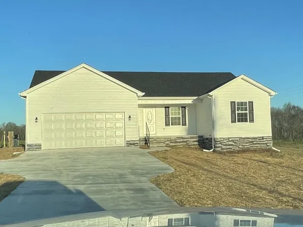 111 Cedarwood Cove Rd, Tullahoma, TN 37388