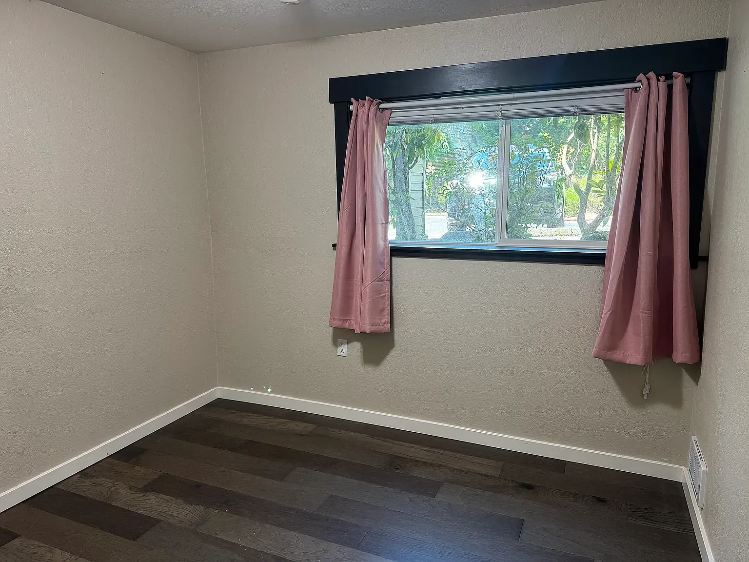 2 bed, 857 sqft, $2,300 — Photo 4