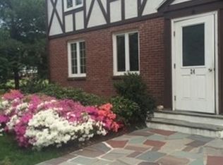 24 Hammond Pond Pkwy #24, Chestnut Hill, MA 02467