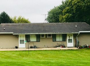 624 3rd Ave E APT 8, Coggon, IA 52218