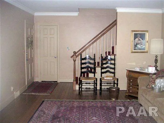 1003 E Fairoaks Ave photo 1