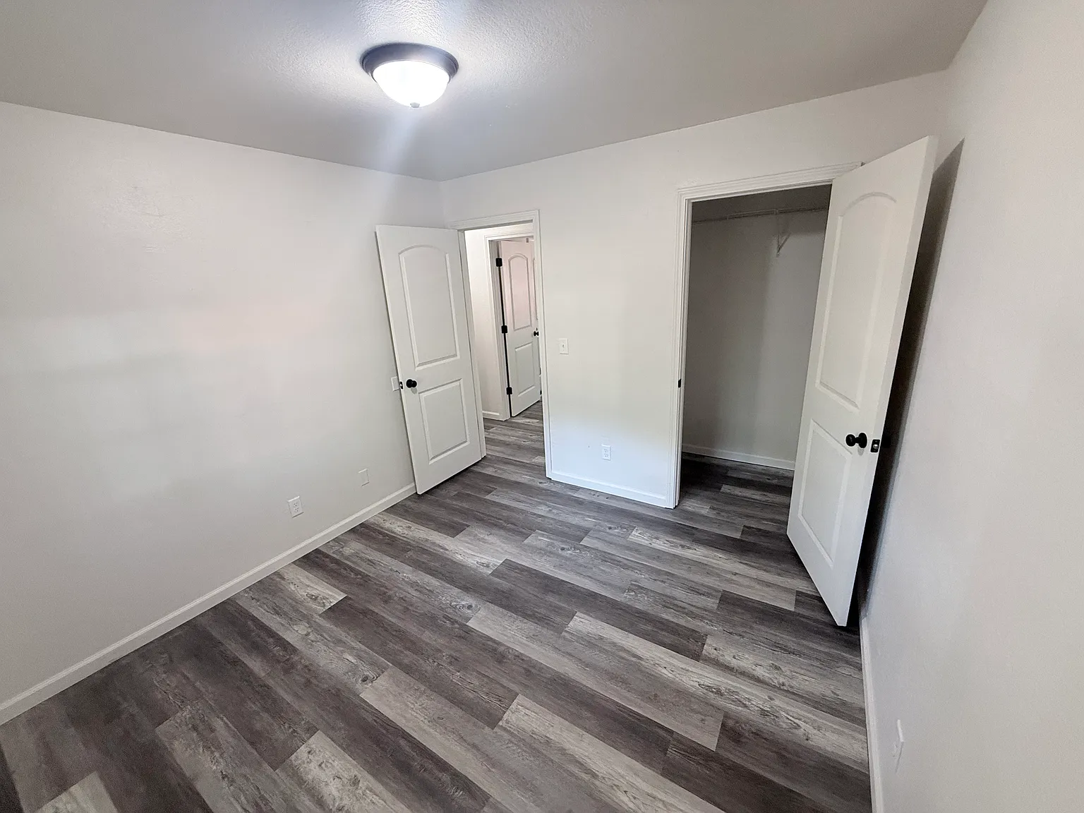 3 bed, 1008 sqft, $1,300 — Photo 2
