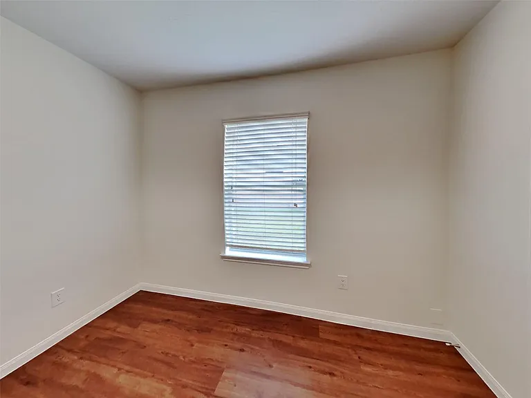 3906 Hawthorne Glen Ct — Photo 10