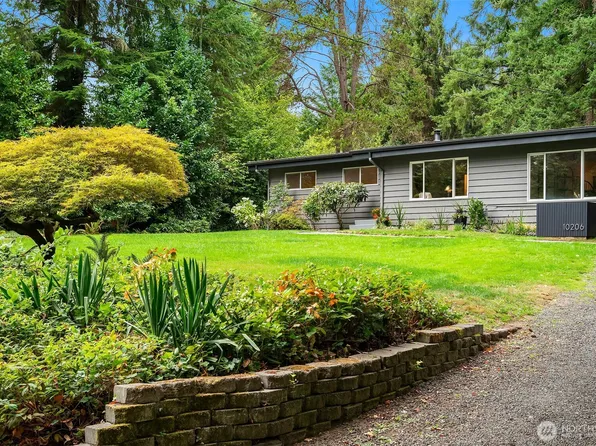 10206 SW Quartermaster Drive, Vashon, WA 98070