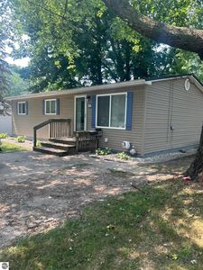 305 N 4th St, Shepherd, MI, 48883