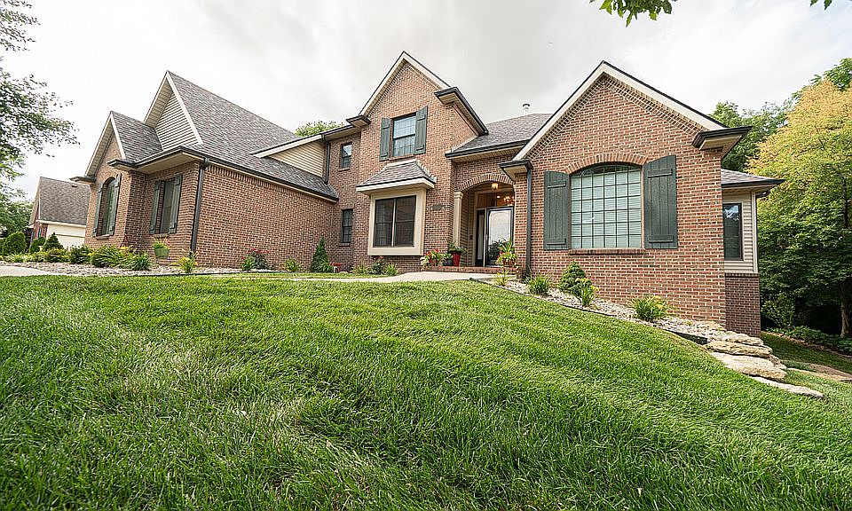 1st image of 4811 N Lakewood Dr