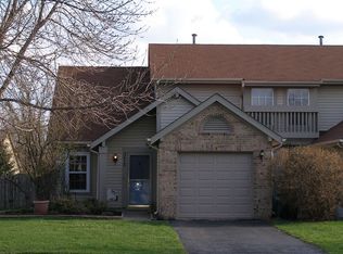 372 Cedar Ct, Carol Stream, IL 60188